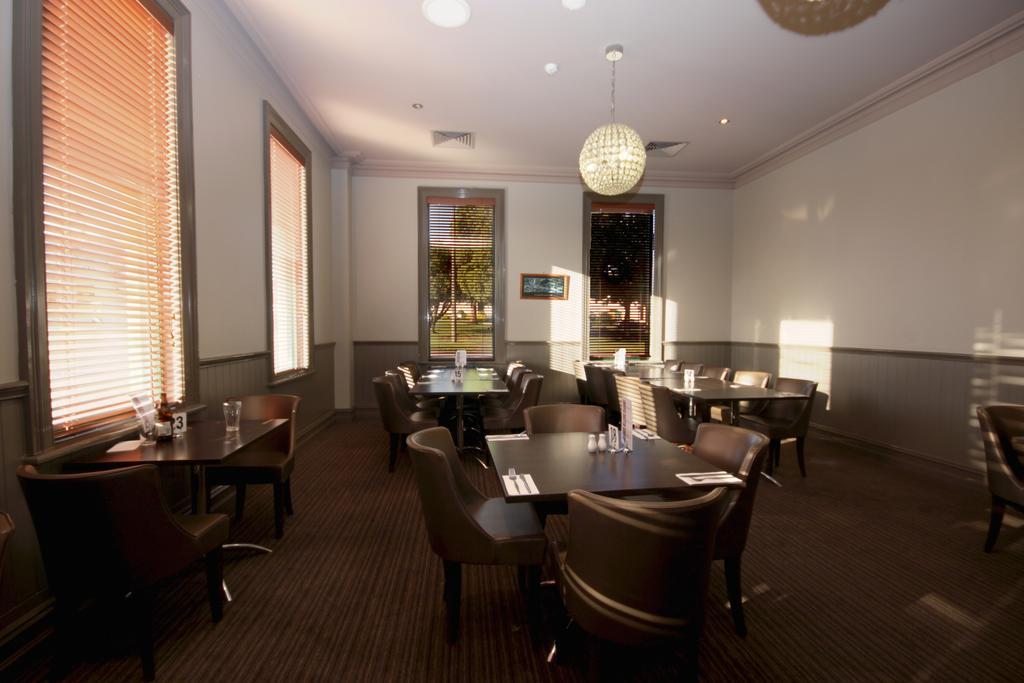 Mitchell River Tavern Bairnsdale Exterior photo